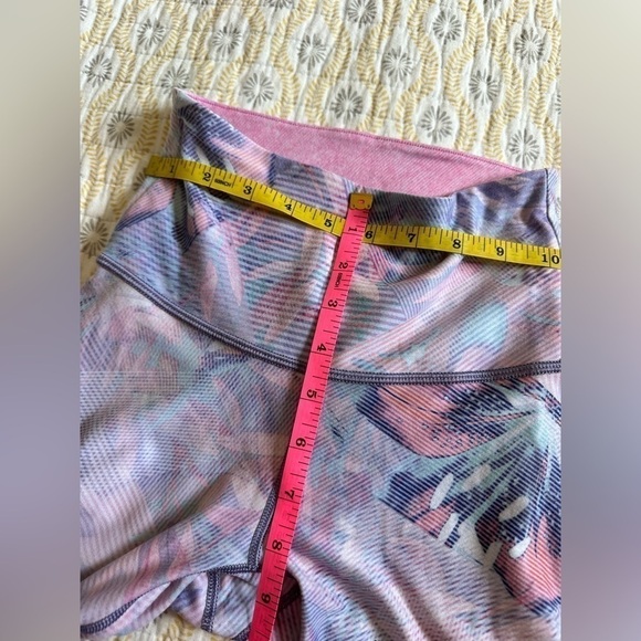Peloton XS Pink/Purple Capri Leggings - Picture 6 of 8